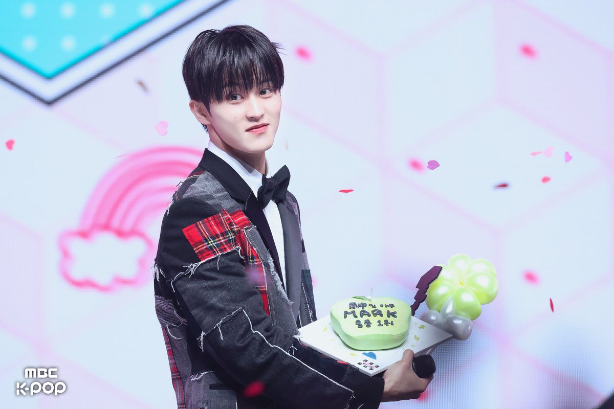 music core posted pics from mark’s 1999 3rd win!🏆
