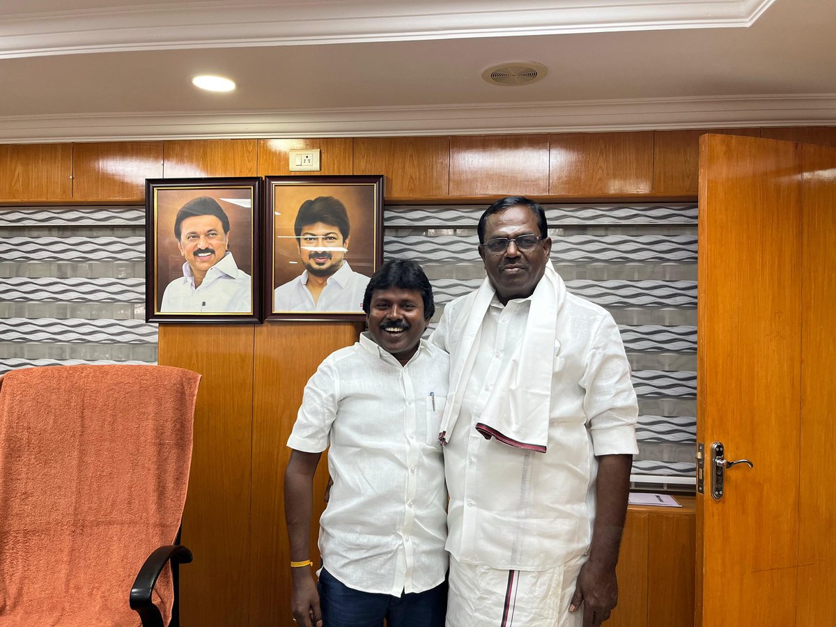 ilaiyaraja (@ilaiyadmk) on Twitter photo நாகப்பட்டினம் மாவட்ட கழக செயலாளரும் மீன் வளர்ச்சி கழக தலைவர் அருமை அண்ணன் என்.கௌதமன் அவர்கள் தாட்கோ அலுவலகத்திற்கு வருகைதந்தபோது
<a href="/Udhaystalin/">Udhay</a>
<a href="/mkstalin/">M.K.Stalin</a>
<a href="/dmk_youthwing/">DMK Youth Wing</a>
<a href="/tahdco/">TAHDCO</a> நாகப்பட்டினம் மாவட்ட கழக செயலாளரும் மீன் வளர்ச்சி கழக தலைவர் அருமை அண்ணன் என்.கௌதமன் அவர்கள் தாட்கோ அலுவலகத்திற்கு வருகைதந்தபோது
<a href="/Udhaystalin/">Udhay</a>
<a href="/mkstalin/">M.K.Stalin</a>
<a href="/dmk_youthwing/">DMK Youth Wing</a>
<a href="/tahdco/">TAHDCO</a>