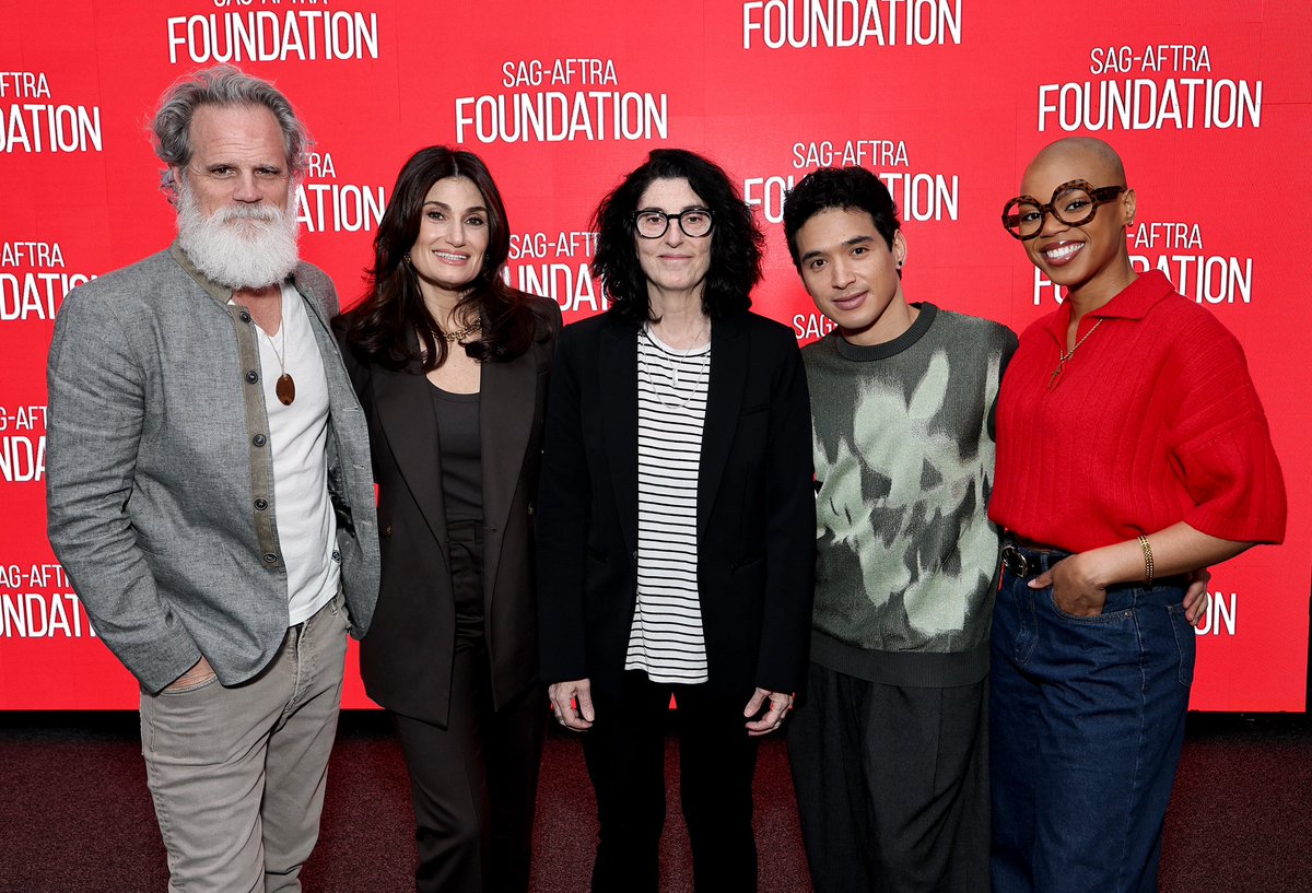 sagaftraFOUND's tweet image. It was a great evening with the cast &amp;amp; creative team of #Redwood! 🎭🎶

Actors Idina Menzel, Zachary Noah Piser, Khaila Wilcoxon, Michael Park &amp;amp; director/book writer Tina Landau joined us to share stories &amp;amp; insights.

🔗: youtu.be/s_8AKbMB4g8
📸: Jamie McCarthy &amp;amp;  @GettyImages