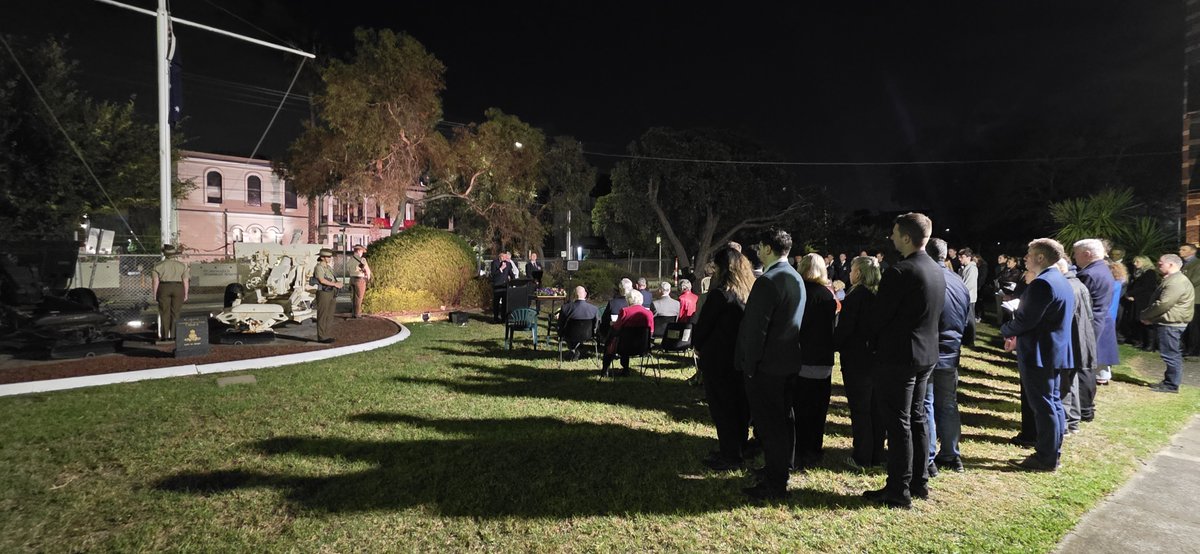 surprisepodcast's tweet image. Very honoured to be a part of the @abcmelbourne  commentary for the #ANZAC Day march today.  AS the 39th Battalion marched by, I quote LTCOL Ralph Honner who very eloquently spoke about their fighting during the #kokoda campaign.
“Now I don’t know a lot of you by name, but I know