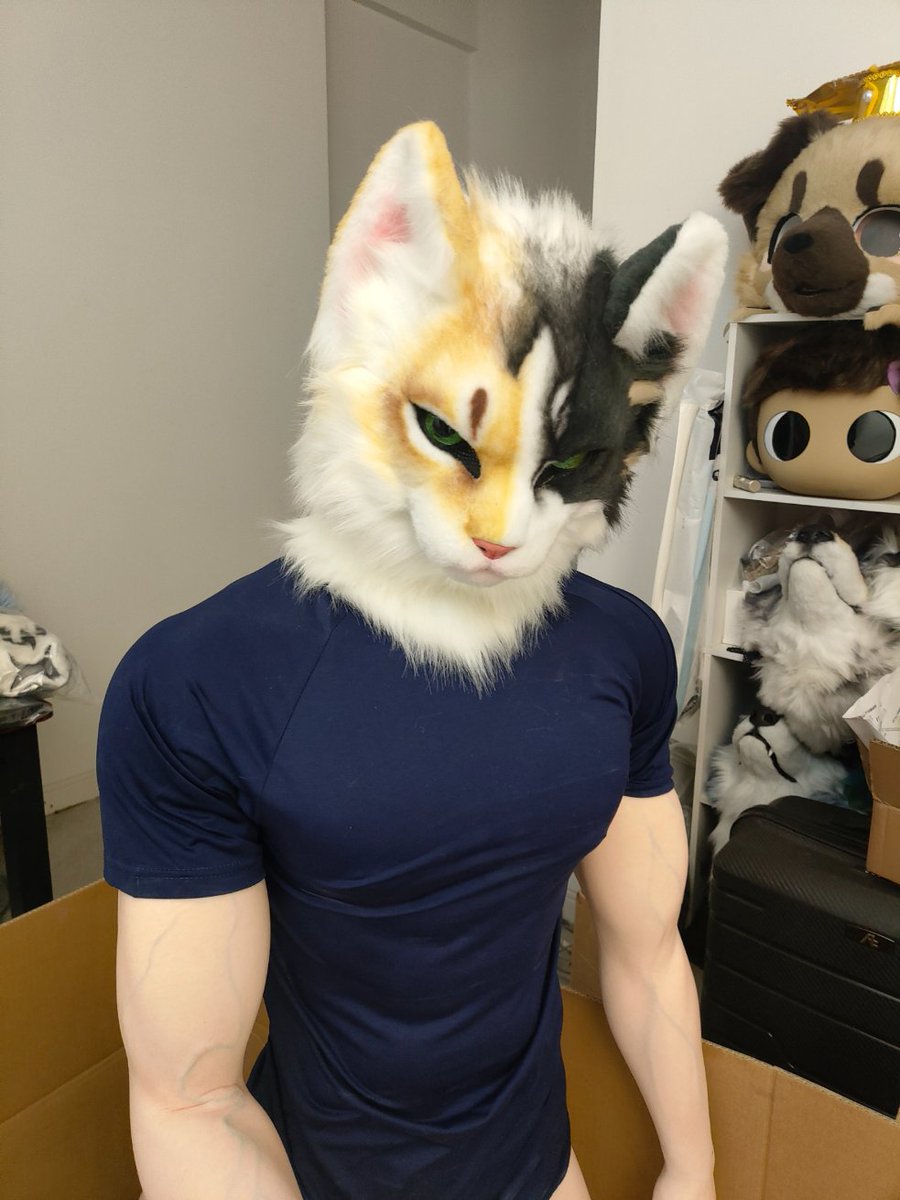 太怪了，好像不在同一个图层*😂#fursuit