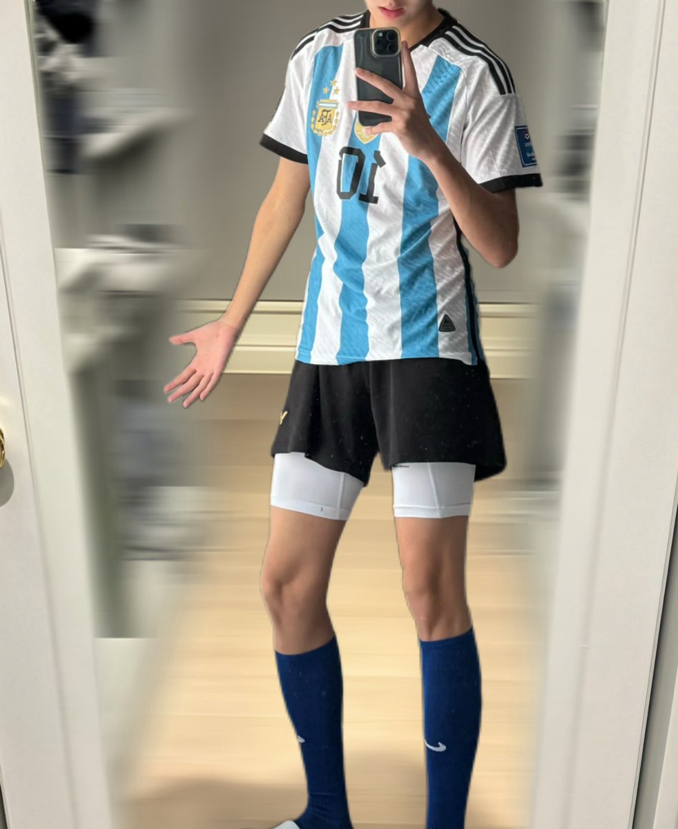 山东185 65kg｜足球⚽️小奶狗🐶
#gay #bottom #twink #asian #China #小奶狗 #帅哥 #帅哥资源 #小奶狗 #鲜肉 #白袜 #白袜男高 #白袜弟弟 #白袜男高 #抖音网红 #小红书 #青岛 #足球体育生 #足球袜