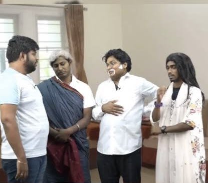 கண்ணு சிவந்துச்சுன்னு எழுதுவோமா? 
நேத்து தான அதுக்கு வச்சு செஞ்சாய்ங்க.

அப்ப காது சிவந்துச்சுன்னு எழுதுவோமா?
காதை சேர்த்து யாராவது அறைஞ்சாங்களான்னு கேட்பாய்ங்களோ…

அப்ப மூக்கு சிவந்துச்சுன்னு எழுதுவோம்.
ரன்னிங் நோஸான்னு கேட்பாய்ங்களே

இப்ப என்ன எழுதுறது???? <a href="/ThanthiTV/">Thanthi TV</a>