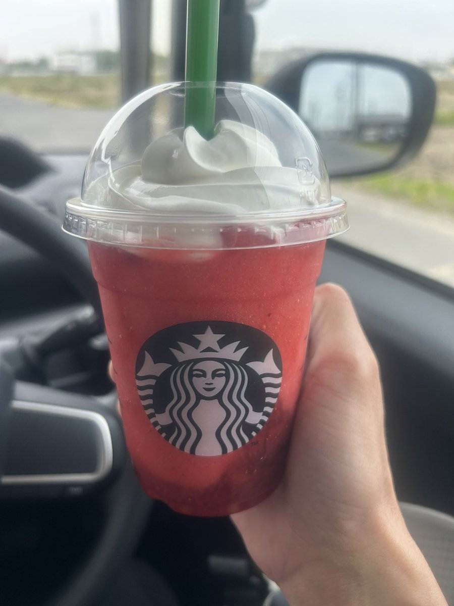 kazuto1358's tweet photo. 明日10-27時にて出勤いたします✨️

🍓フラペチーノ🍓 https://t.co/ktqK77t9VI