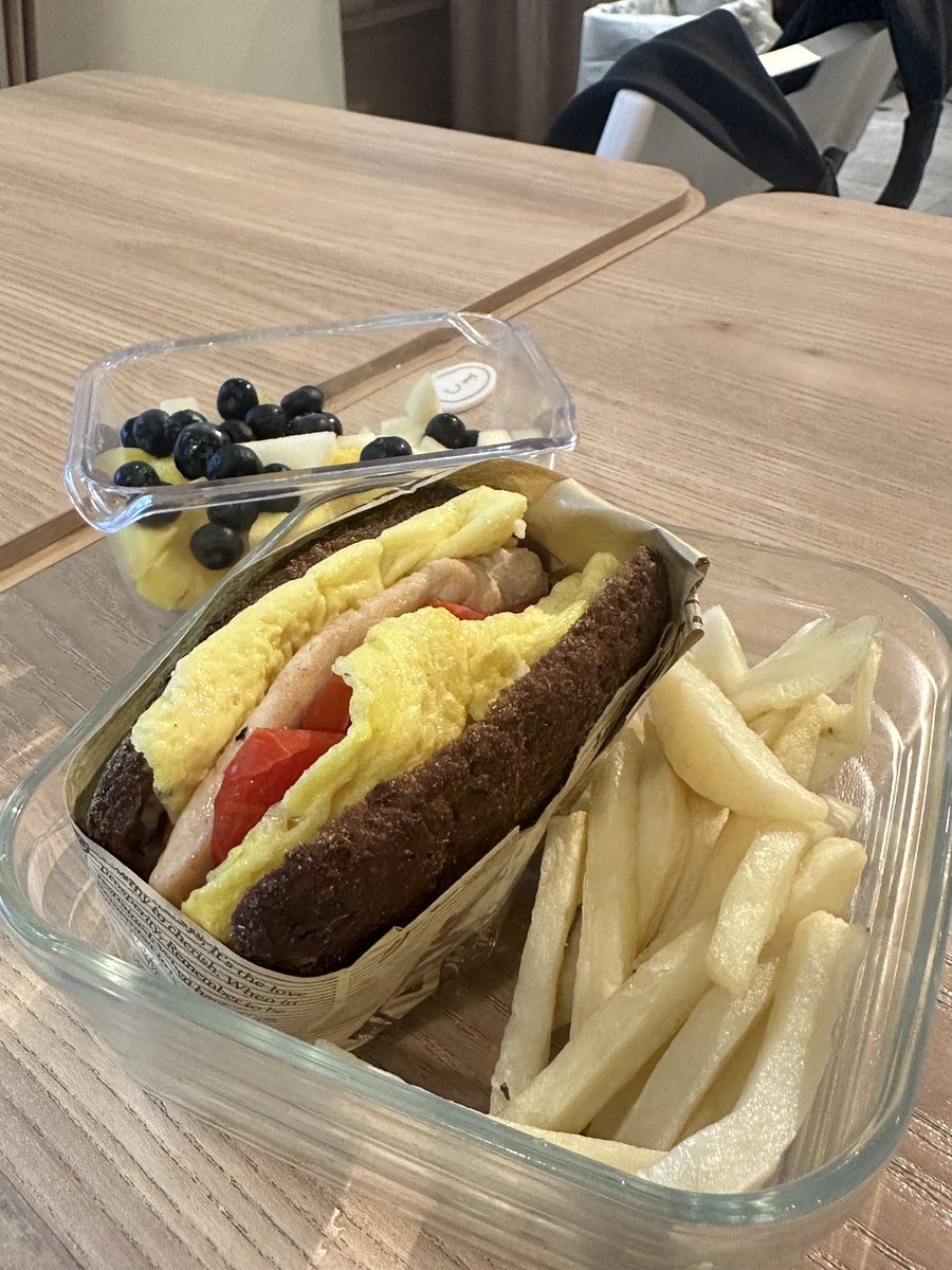 EstherKawaiiSan's tweet image. waiting for the lesson

#brunch #study #worktraining #FridayVibes