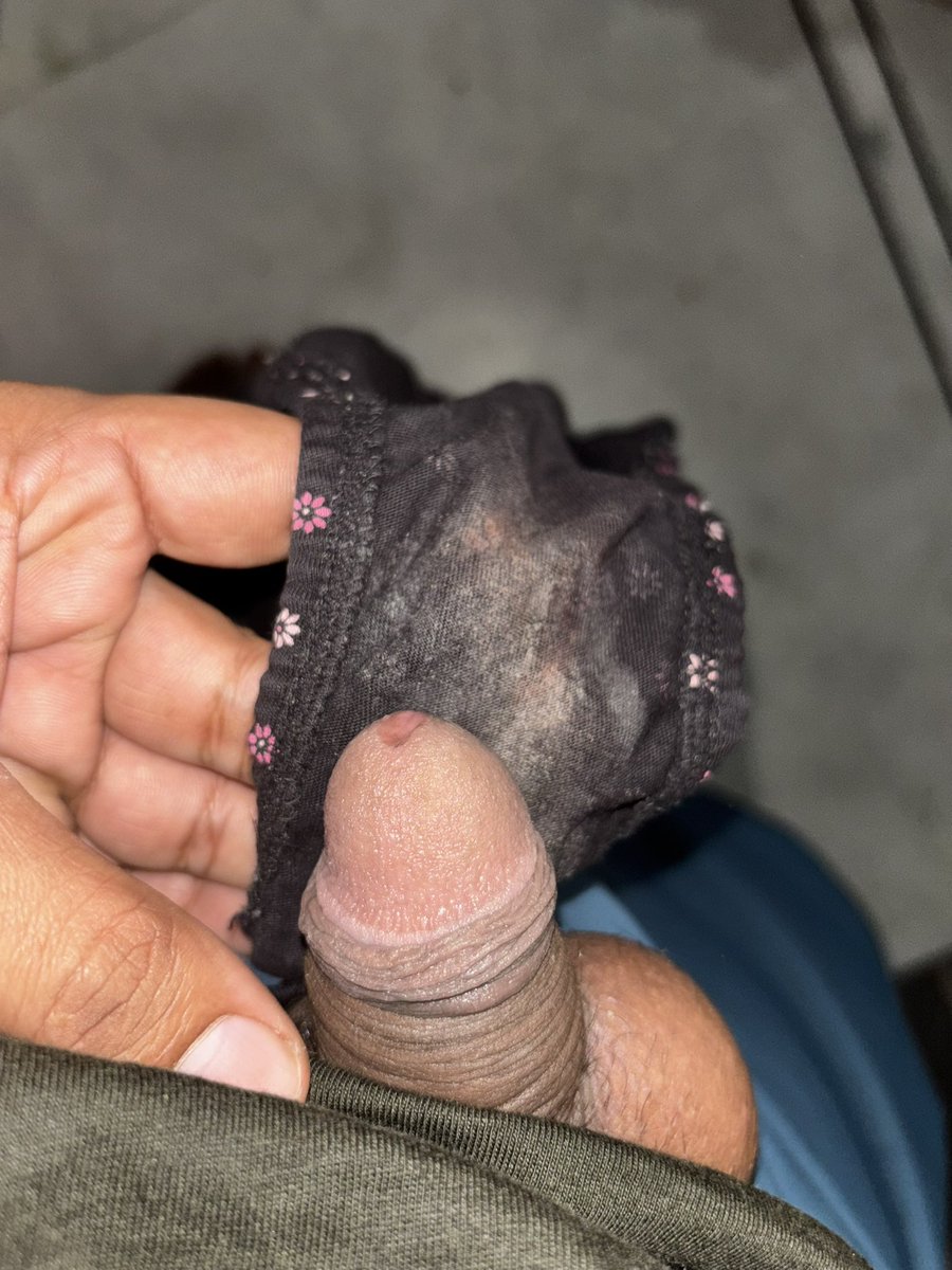 Desihotcouples's tweet photo. Can’t live far away from her wet smelly panties 🩲👙💦🐱 https://t.co/N6vJJhPSHB