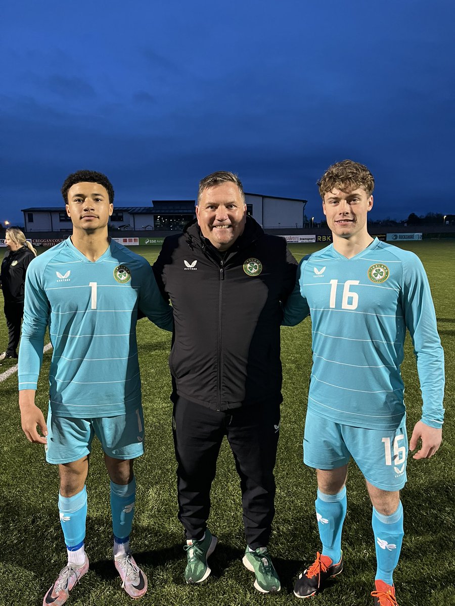 PowerGKCoach1's tweet photo. It was a pleasure to be involved with a great group of coaches and players @faischools . I got to work with @sligorovers goalkeeper Kyle Gabbidon and @galwayunitedfc MacDarragh Scanlon. @braywanderersfc Alain Kizenga Rhys Knight and Ethan Cheese. Thanks @seismicgloves https://t.co/0Oh1Gu6LG5