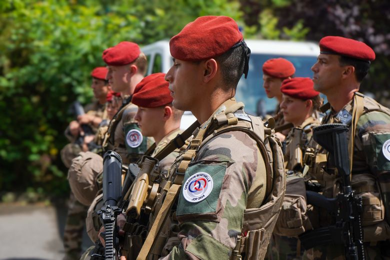 TheatrumBelli's tweet image. "Il y a un réel engouement pour la #réserve" : le nombre de jeunes civils engagés dans l’#armée bondit, notamment au #35eRAP de #Tarbes
nrpyrenees.fr/2025/04/25/il-…

@35eRAP_CDC 
@11eBP 
@GardeNatFR 
@armeedeterre