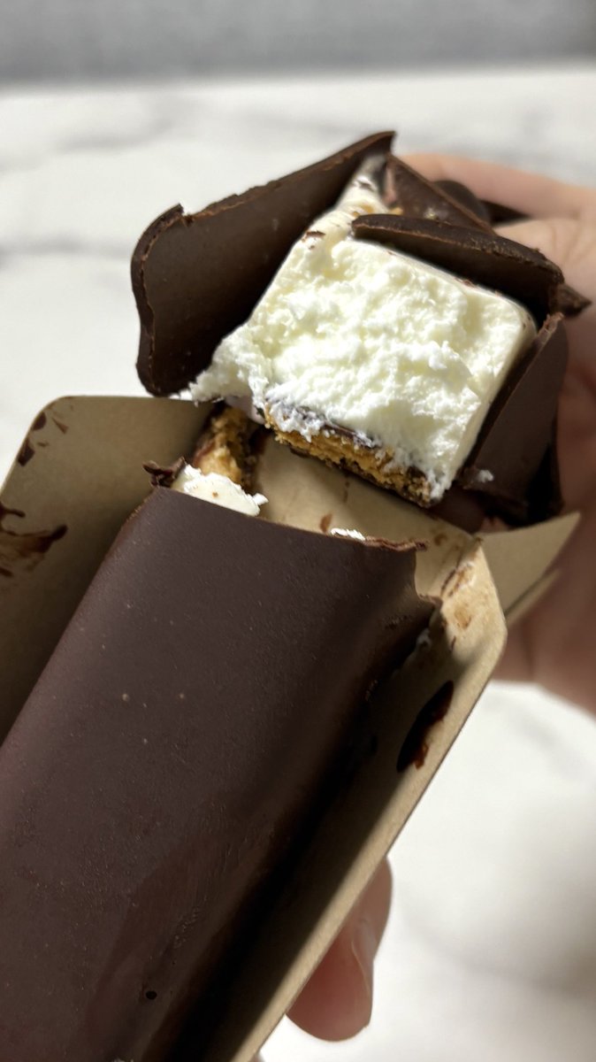 やばい、ジェネリックチョコマシュマロでバズってたローソンのこれ美味すぎて飛ぶ