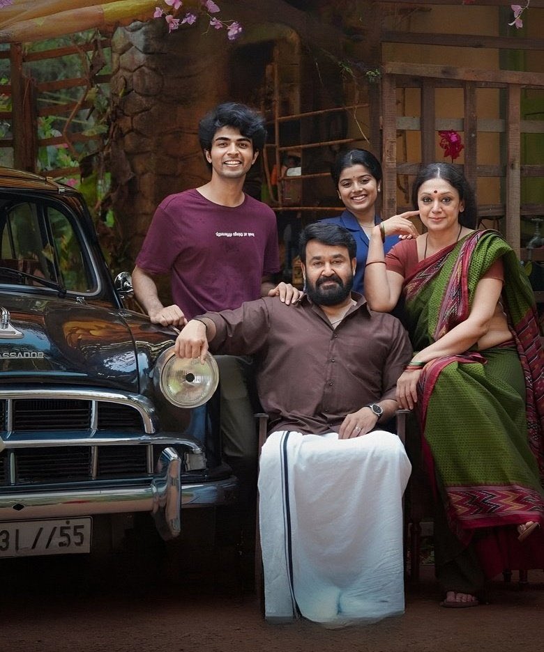 Thampi_Kadayadi's tweet photo. Doesn’t matter how big of a Mammootty fan you are from inside we all love Mohanlal ♥️🫂

Movie and performance getting tremendous report all over, gonna catch it soon 😉

#Thudarum https://t.co/5T38I12uhr