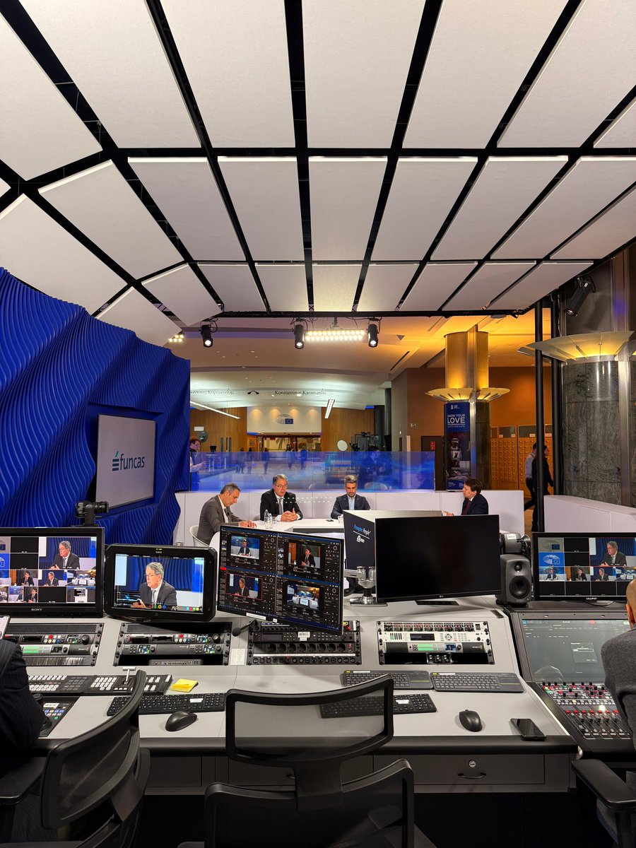 ¿Está Europa preparada para defenderse en un mundo más inestable? ¿Qué papel debe jugar España? 🇪🇸 🇪🇺🔎
Moderé este debate de <a href="/FUNCASES/">Funcas</a> con @MEPNicolas , <a href="/javilopezEU/">Javi López</a> y <a href="/RaymondTorres_/">Raymond Torres</a> en el Parlamento Europeo.
El vídeo completo 👇
🔗 lnkd.in/driRjYb8