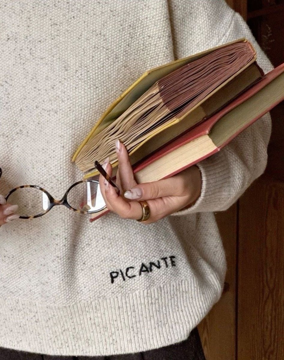 pradavante's tweet image. reading marathon this weekend 📚