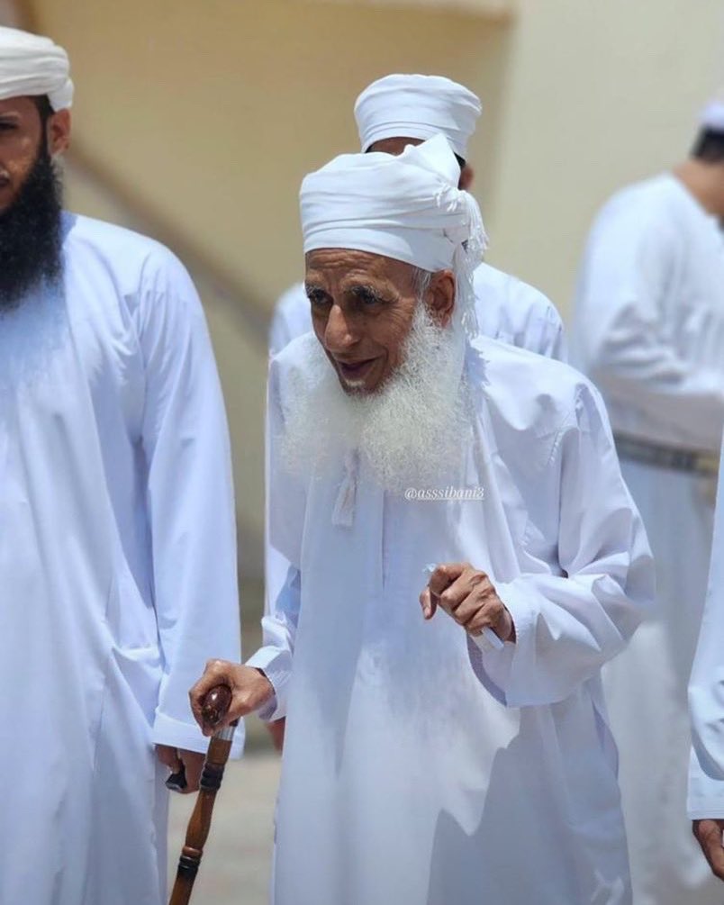 Nahda_Mosque's tweet photo. الشيخ أحمد بن حمد الخليلي، المفتي العام لسلطنة عمان، حفظه الله 
#يوم_الجمعة 
#جمعة_مباركة https://t.co/Xhit71HaUy