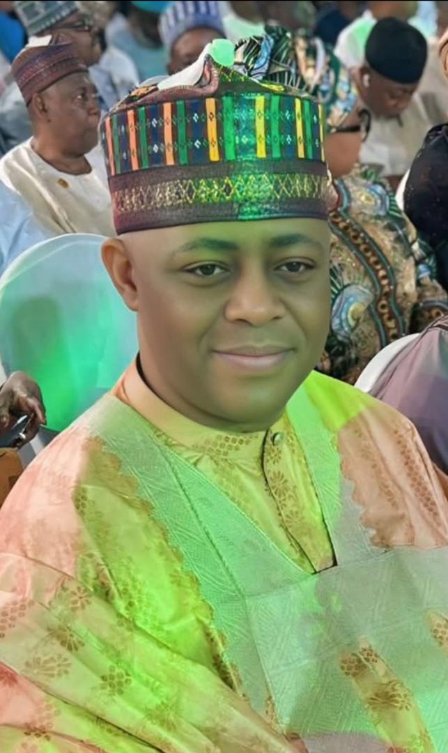 REMEMBERING MACDREAMIE (A poem by Chief Femi Fani-Kayode)

femifanikayode.org/remembering-ma…

I would have done anything for the one I loved, for she too had her place. 

She too had, and will always have, a small corner of my heart. 

After we parted ways I saw her everywhere and in