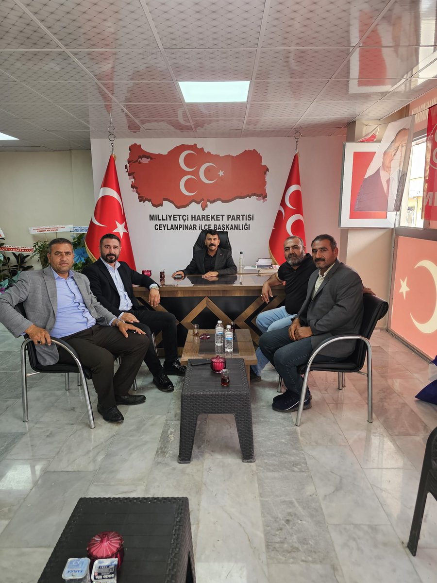 Ceylanpınar İlçe Sakinlerinden Mehmet Şişik teşkilatımıza hayırlı olsun ziyaretlerinde bulunmuştur. 
Nazik ziyaretlerinden dolayı Sn.Mehmet Şişik'e teşekkür ederiz.

Milliyetçi Hareket Partisi Ceylanpınar İlçe Başkanı
Aziz DEMİRDAŞ