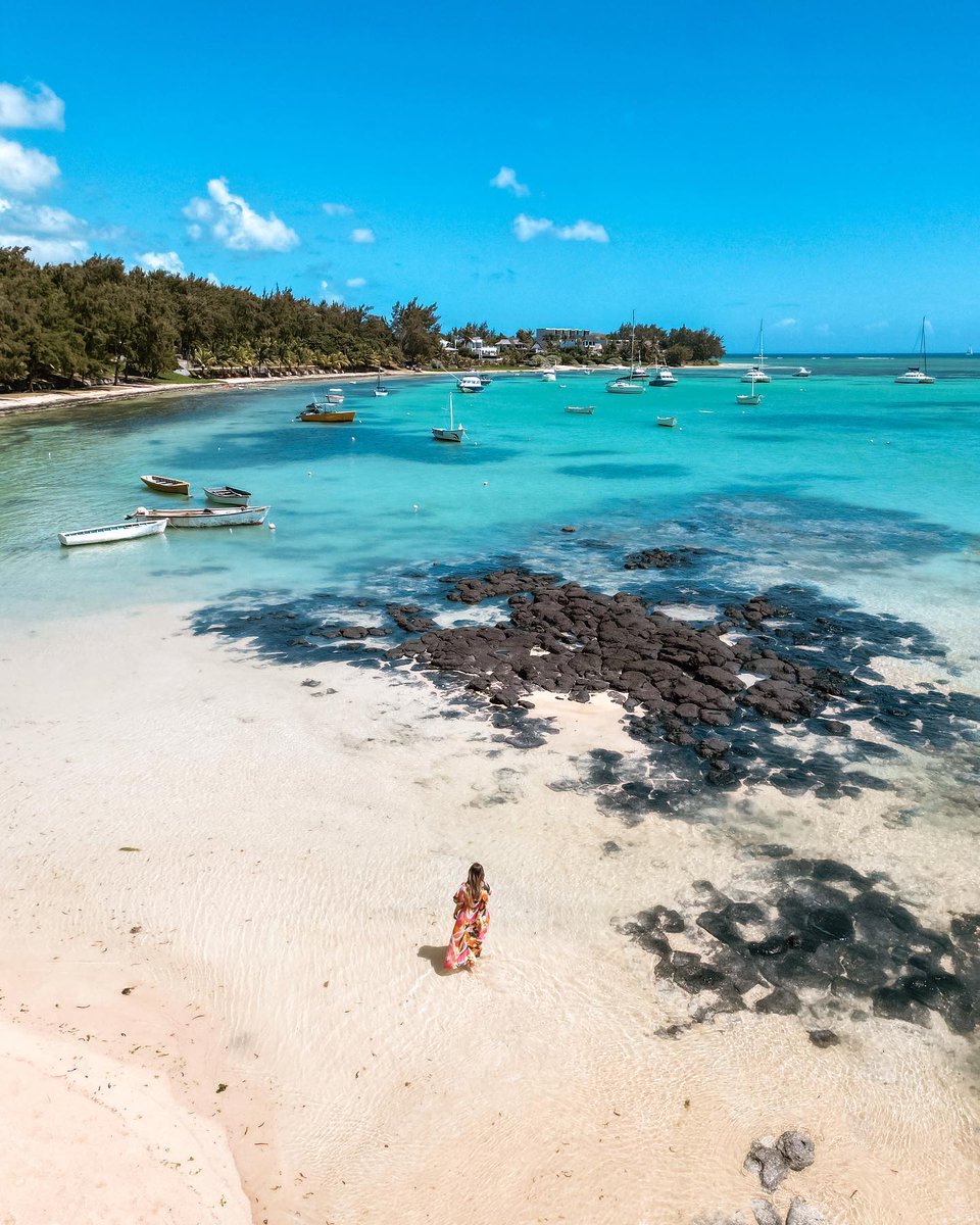 Bienvenue à Bain Bœuf, l’un des plus beaux panoramas du nord de l’île ! 💙

Qui aimerait s’y baigner ? 🌊

📍 Bain Boeuf
📸 @juuliedee

#ilemaurice #mauritiusnow