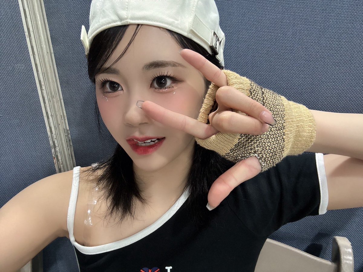 official__ME_I_'s tweet photo. 🫧 : #今日のミーアイ

20250425
@ KBS2「Music Bank」

#SHIZUKU #KEIKO #KOKONA
┈┈┈┈┈┈┈┈┈┈┈┈┈┈┈
ME:I 3RD SINGLE "𝓜𝑼𝑺𝑬"
2025.04.16 Release

"𝓜𝑼𝑺𝑬" Digital Release
🎧 https://t.co/Oh3bXsshca

'𝓜𝑼𝑺𝑬' Official MV
🐾 https://t.co/UTCGjt7Jt8

𝟐𝟎𝟐𝟓 𝐌𝐄:𝐈 𝟏𝐒𝐓 𝐀𝐑𝐄𝐍𝐀 𝐋𝐈𝐕𝐄 𝐓𝐎𝐔𝐑
"#𝐓𝐇𝐈𝐒_𝐈𝐒_𝐌𝐄_𝐈"
🔗 https://t.co/UPplaLYrpq

#오늘의미아이 
#MusicBank
#ME_I #ミーアイ #미아이
