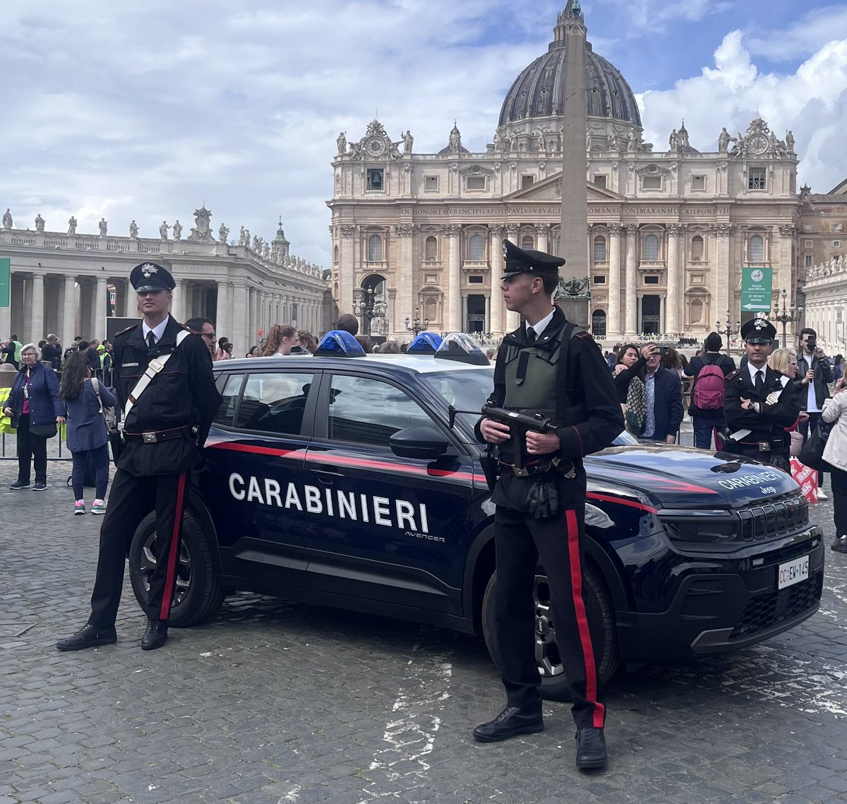 aine_fox's tweet photo. Preparations well underway in Vatican City for Pope Francis’s funeral tomorrow. Huge crowds still queuing to see his remains, lots of security and an altar with seats for cardinals and world leaders laid out @PA https://t.co/kLKXBLF2RR