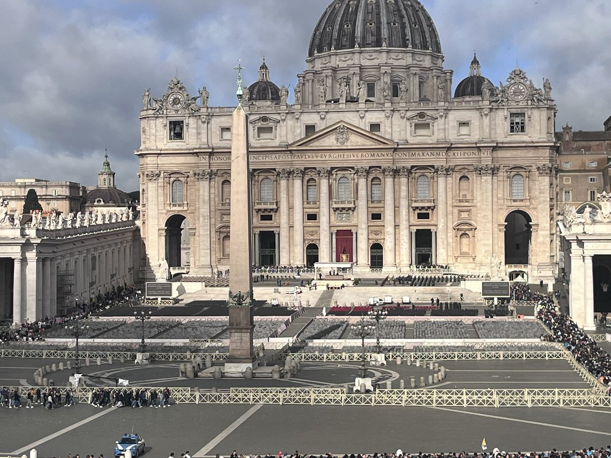aine_fox's tweet photo. Preparations well underway in Vatican City for Pope Francis’s funeral tomorrow. Huge crowds still queuing to see his remains, lots of security and an altar with seats for cardinals and world leaders laid out @PA https://t.co/kLKXBLF2RR