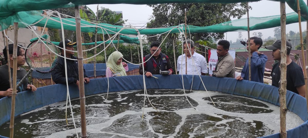 SultanSyahid3's tweet photo. *Ketahanan pangan untuk kesejahteraan rakyat desa*

*#TerimaKasihPakYandriSusanto*

@prabowo
@YandriSusanto27
@ArizaPatria
@Taufikmadjid71
@kemendespdt
@bpsdmkemendesa https://t.co/obTA1wWSIP