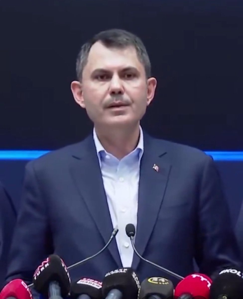 KaptanAlpoo's tweet photo. Sen değil miydin 50 bin  vatandaşımız ölürken bakan olan ? Sen değil miydin imar affını çıkaran ? Sen hangi yüzle seçimi kaybetmene rağmen , Ekrem İmamoğlu’nun yerine geçip #Deprem hakkında açıklama yapıyorsun ? https://t.co/W4tbNRT9k8