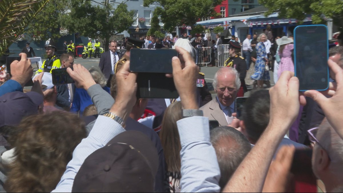 ITV Channel News (@itvchanneltv) on Twitter photo 👑 GET INVOLVED: Last summer, thousands of you caught a glimpse of the King & Queen during their visit to the Channel Islands and we want to see any videos you captured!
Please email them to channelnews@itv.com - including your name and where the video was taken. #CIRoyalVisit 👑 GET INVOLVED: Last summer, thousands of you caught a glimpse of the King & Queen during their visit to the Channel Islands and we want to see any videos you captured!
Please email them to channelnews@itv.com - including your name and where the video was taken. #CIRoyalVisit