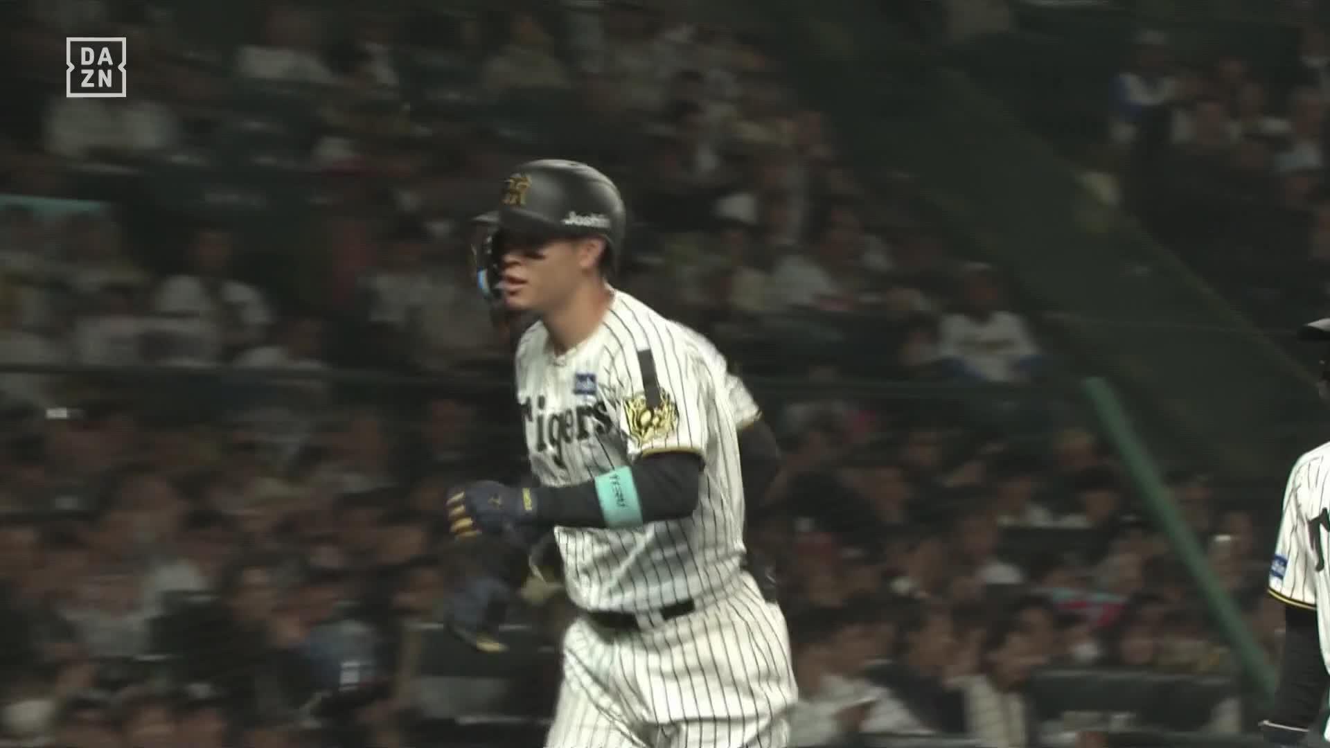 阪神タイガース　♯8 佐藤 輝明　キャンプ限定　ベースボールシャツ 2025 阪神タイガース 佐藤輝明 2025キャンプ限定 沖縄かりゆし風 T