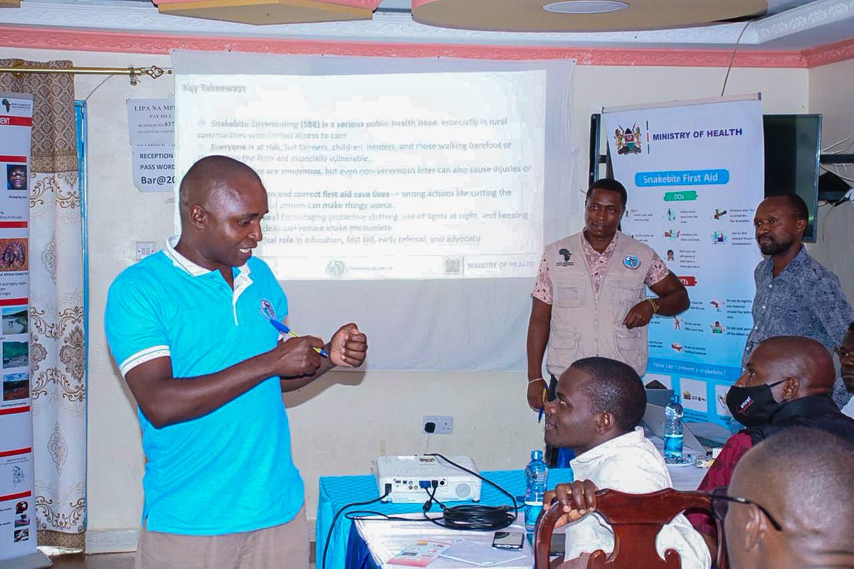 PublicHealthMoH's tweet photo. The @MOH_Kenya through @primateresearch 
is training CHAs &amp; CHPs in Western Kenya (Vihiga, Kakamega, Bungoma, Trans Nzoia) to boost #NTD surveillance &amp; empower frontline health workers, with a focus on Snakebite Envenoming. #SBE #NTDs #PrimaryHealthCare https://t.co/cS8H8xF7pp
