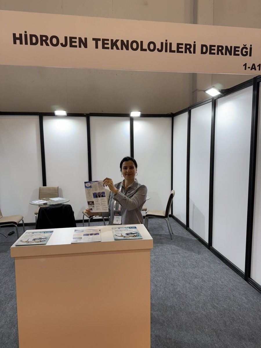 🌍ICCI 2025 İstanbul Fuar Merkezi

Dünya genelinde hidrojen enerjisi alanındaki öncü çalışmalarıyla tanınan Hidrojen Teknolojileri Derneği Yönetim Kurulu Başkanı Prof. Dr. İbrahim Dinçer,
Yeni Dünyayı Şekillendirmede Hidrojenin Rolü başlıklı konuşmasıyla ICCI 2025’e değer kattı.