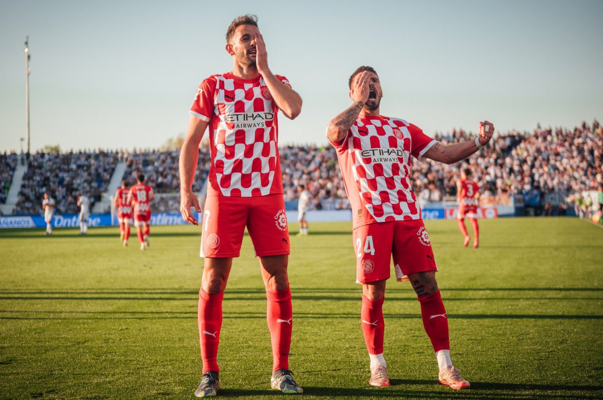 CristhianStuani's tweet image. Que nadie dude que seguiremos luchando
Estamos sufriendo pero tenemos orgullo y jamás nos rendiremos
Pasito a pasito y mantengamos la fe
Me quedo con lo positivo para renovar energías y fuerza
Seguirem lliutant fins al final 🔴⚪️
Sempre @GironaFC ❤️