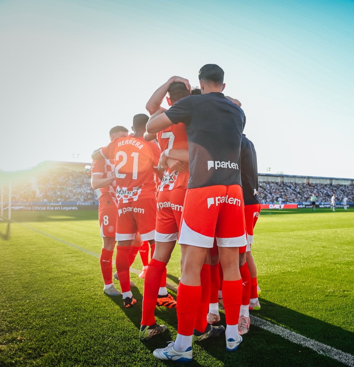 CristhianStuani's tweet image. Que nadie dude que seguiremos luchando
Estamos sufriendo pero tenemos orgullo y jamás nos rendiremos
Pasito a pasito y mantengamos la fe
Me quedo con lo positivo para renovar energías y fuerza
Seguirem lliutant fins al final 🔴⚪️
Sempre @GironaFC ❤️