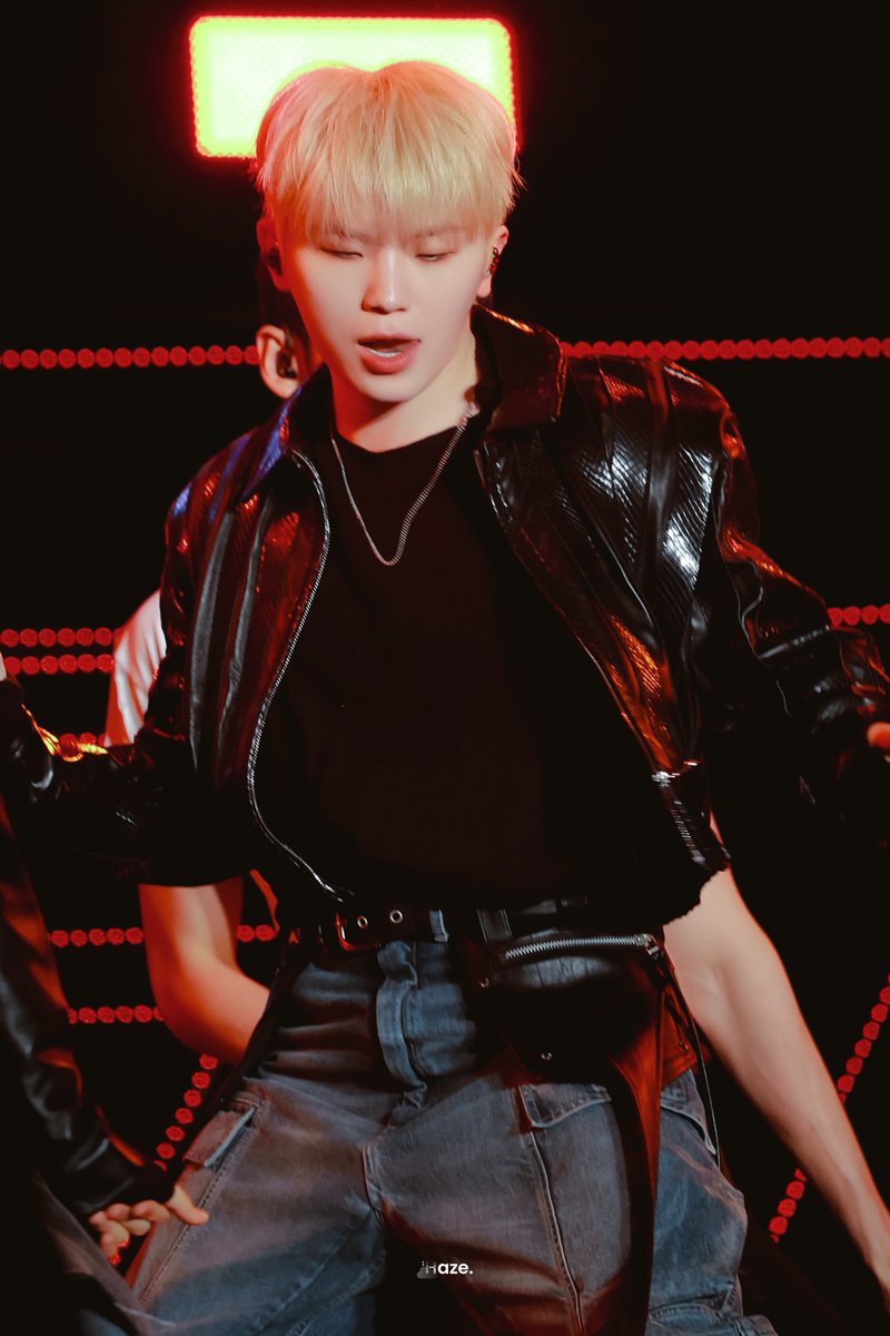 _haze_96's tweet photo. 250424 HOLIDAY 오사카

#세븐틴 #SEVENTEEN #우지 #WOOZI https://t.co/9TQcbhSmRo