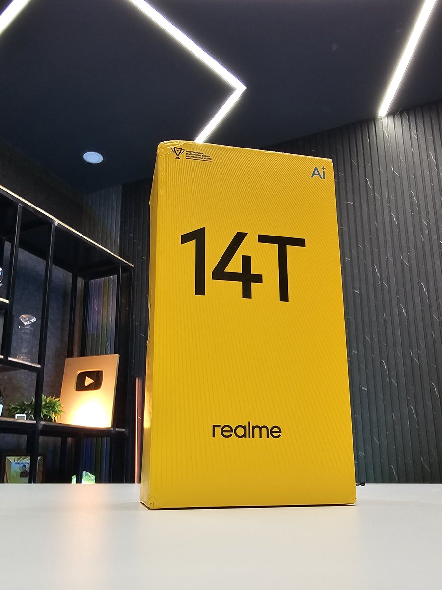 hafizsd's tweet image. realme 14T vachindhi – Turbo speed, Trendy design!
Next-gen power + killer looks, all under budget.
#realme14T #TurboPerformance