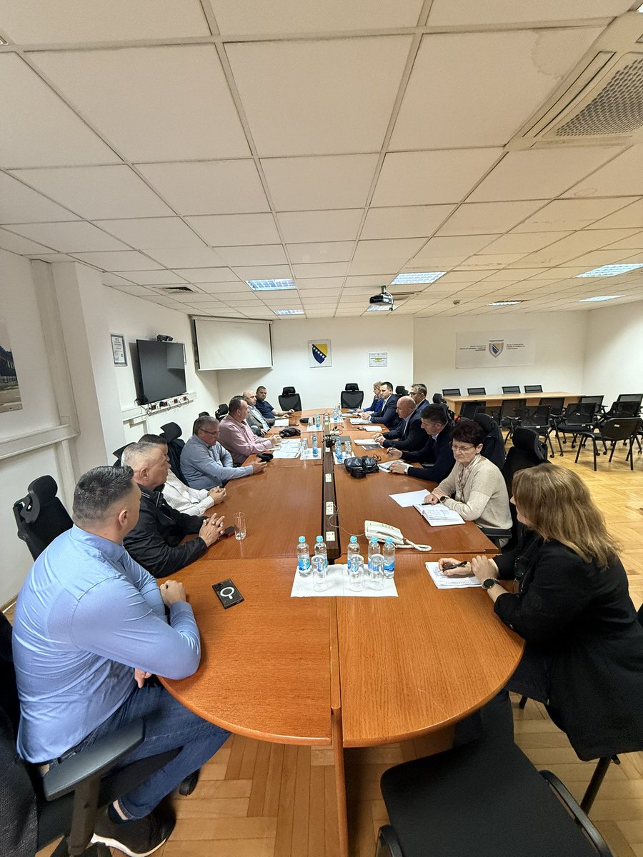 UIO_BiH's tweet photo. U Glavnoj kancelariji UIO u Banja Luci u toku je sastanak sa prevoznicima iz Bosne i Hercegovine. Razgovara se o zahtjevima prevoznika prema UIO. https://t.co/arOELMsmo1
