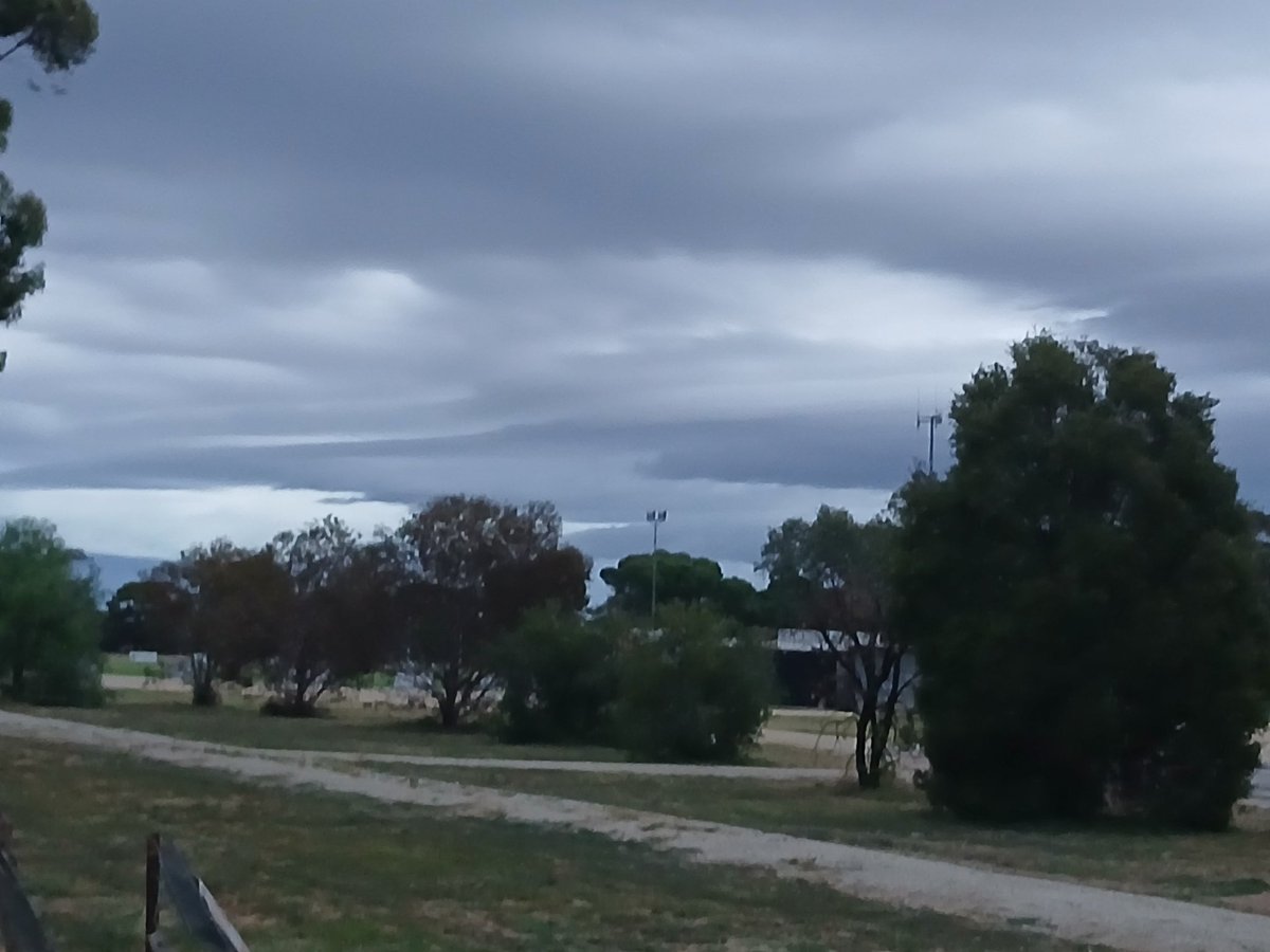 bruning_tyler's tweet image. One last storm to end the season! #weather #Vicweather #melbourneweather