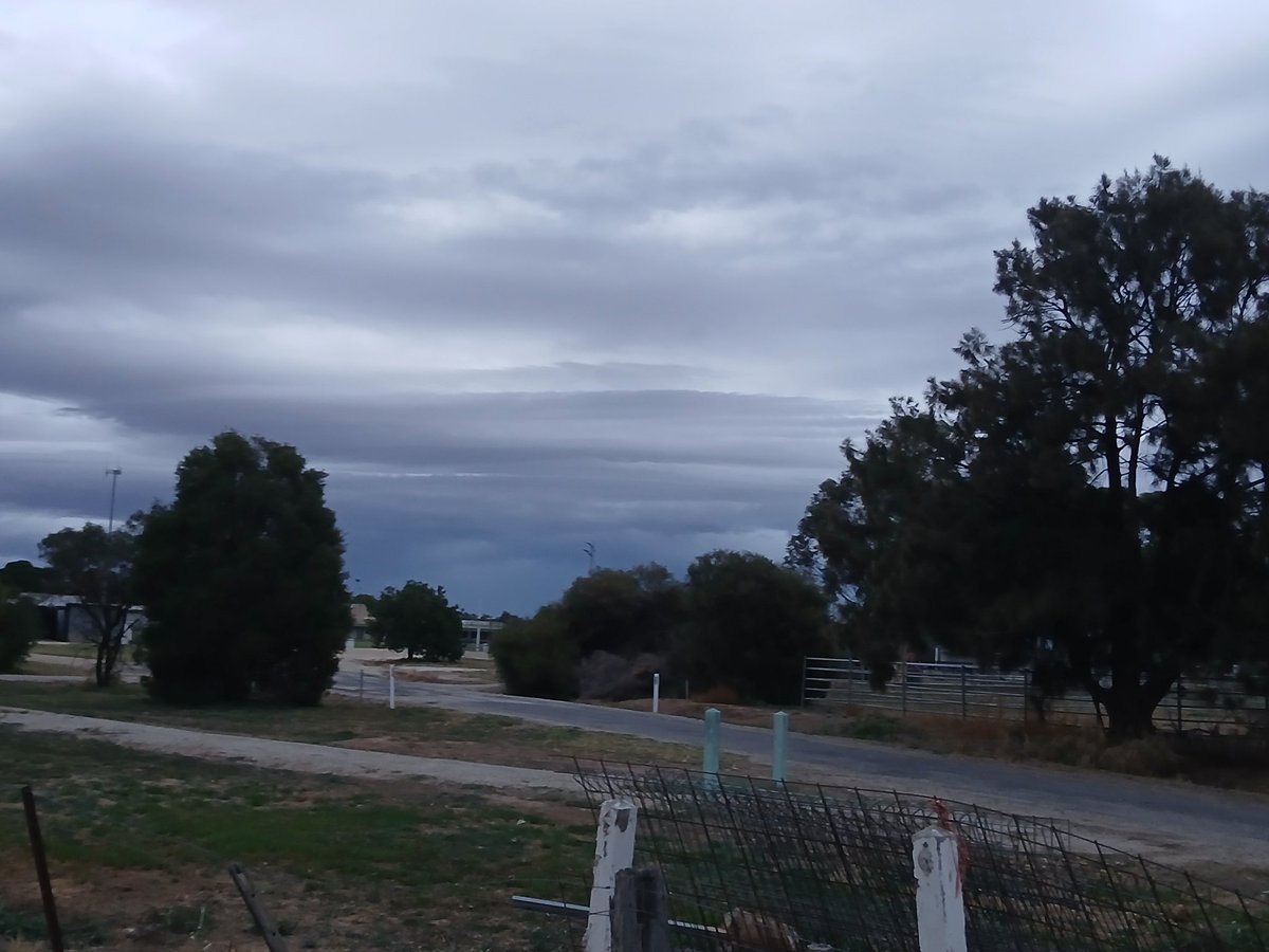 bruning_tyler's tweet image. One last storm to end the season! #weather #Vicweather #melbourneweather