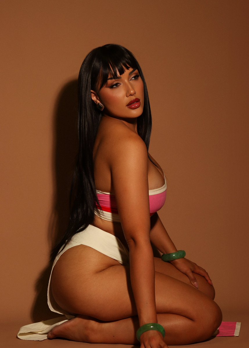 MichelleTeeken's tweet photo. “Save it for the high priest honey. You’re gonna need it.” 🩷

Who should I turn into next? Comment below! 🤭

#chel #chelcosplay #cheleldorado #cheltheroadtoeldorado #theroadtoeldorado #roadtoeldorado #dreamworks #eldoradocosplay #theroadtoeldoradochel #cosplay https://t.co/CzJww7ASe8