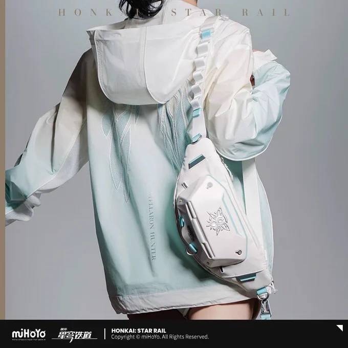 タオバオに各種販売ページ出来てますTシャツ:短パン:スニーカー:パーカー:ショルダーバッグ: 