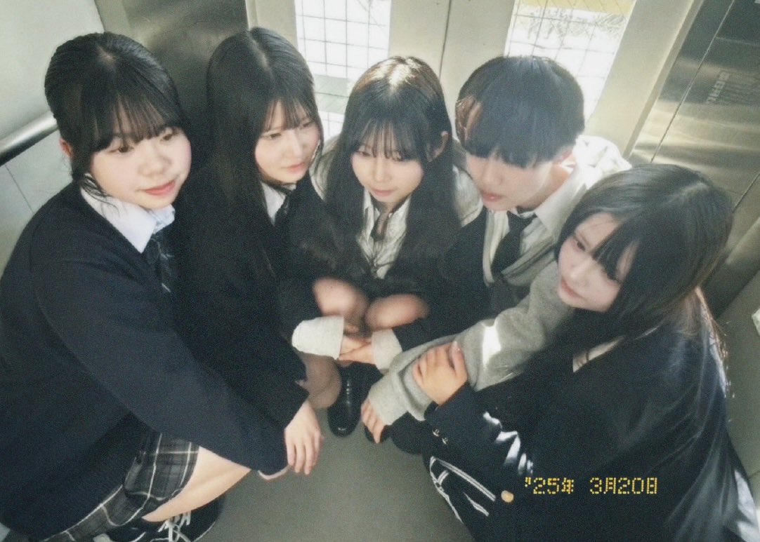 UEDASONIC's tweet photo. 【バンド紹介】
6バンド目は…"来夢音"

上田東高校3年5ピースバンド！
響きわたる5人のハーモニーをお楽しみに！

🩵ྀི来夢音から一言 🩵ྀི
5人組のガールズバンドです！
私たちの音楽を届けます
皆さんの心を貫けるように頑張ります💪 https://t.co/Twet5omS6w