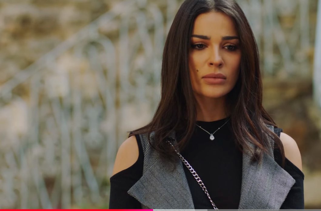 Lena12600's tweet photo. بوسعي ان اقضي العمر متساءلة بهذا السؤال 
كيف تغيب الأشياء التي بدت و كأنها ستبقى إلى الأبد 
كيف؟ 
#مساء_الخير https://t.co/5AFWH9Uk2Y