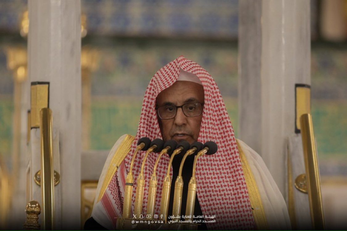 خطيب وإمام #المسجد_النبوي 
الدكتور حسين ال الشيخ في 
خطبة الجمعة اليوم : 

الإفلاس الحقيقي والخسارة الكبرى أن توفق للخيرات والمسارعة للطاعات ثم تأتي يوم القيامة حاملاً حقوق الناس متلبساً بظلمهم فتلك بلية عظمى وخسارة كبرى ..