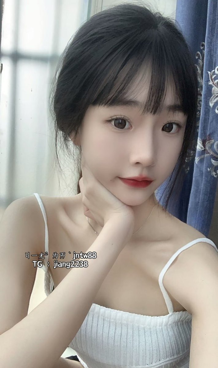 不愛穿內衣的學生妹 還有人要嗎？
膽子大 🤣愛吃ㄐㄐ
#敢按讚會脫光密你喔 https://t.co/0mGSQ0xFGm