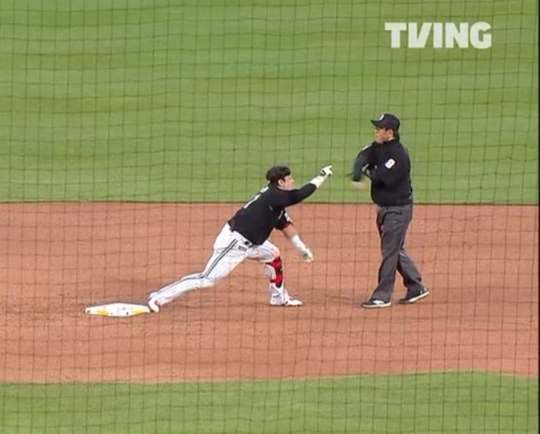 _lgtWINs_'s tweet photo. 이분제발세잎주세요 https://t.co/rvepXQh3gr