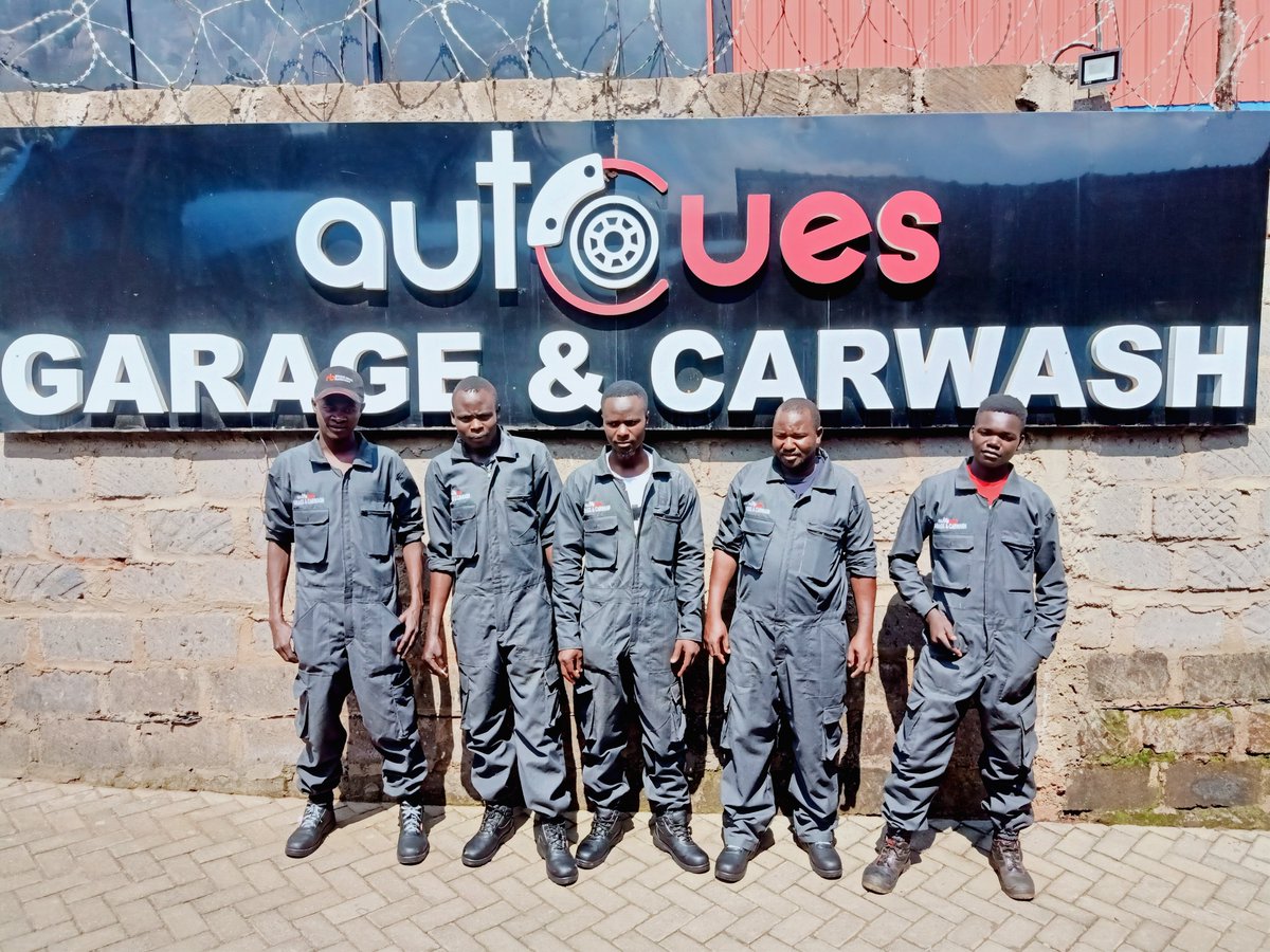 AutoCues2023's tweet photo. Our team consists of professionals specializing in engine work, gearbox services, suspension repairs, electrical wiring, bodywork, spray painting, belts and hoses, brake repair, as well as lube, oil and filter services ensuring your car is handled with the utmost care ✨🛠🚗 https://t.co/skf607EbR7
