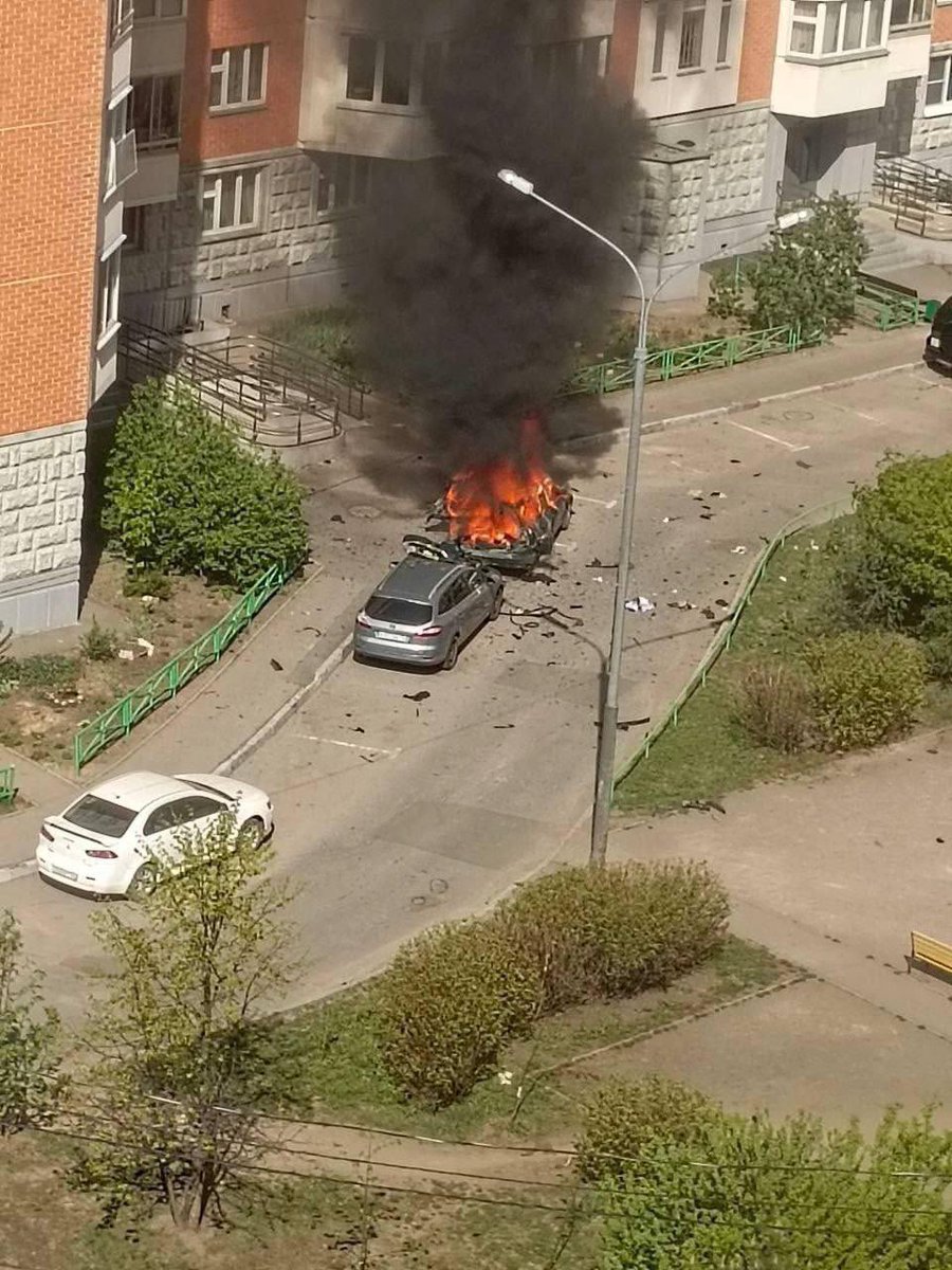 AmourskyCyrille's tweet photo. ‼️🇷🇺 Le lieutenant-général Iaroslav Moskalik a été éliminé dans son véhicule par une bombe à Moscou.

Il était le chef adjoint de la direction principale des opérations de l’armée russe- un des principaux responsables de l’invasion de l’Ukraine.

Witkoff est à Moscou en ce moment https://t.co/sBVVRkitCQ