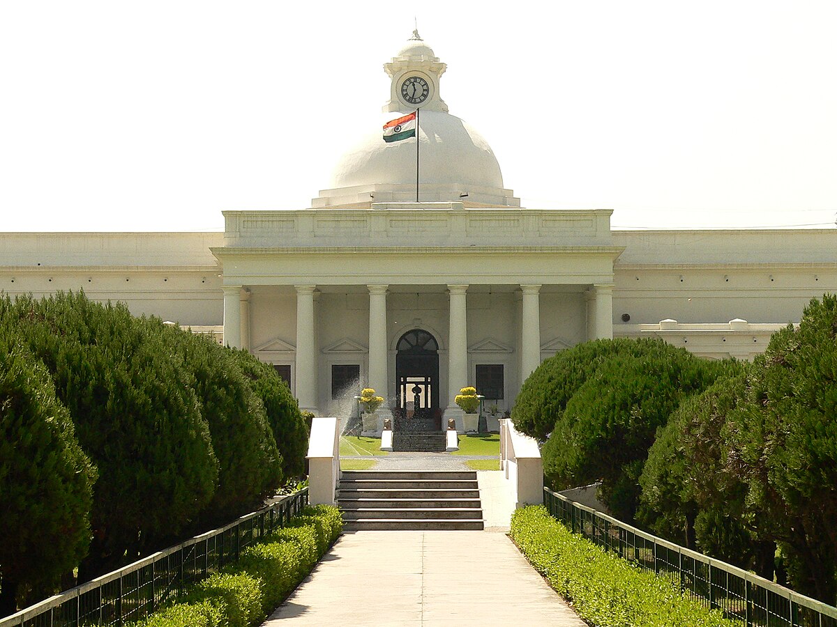iitroorkee's tweet photo. IIT Roorkee congratulates alumna Komal Punia (https://t.co/6hawe524Ml, Engg Physics, 2021) for securing AIR 6 in UPSC CSE 2024!
Previously IPS (AIR 474, 2023), her journey reflects true grit & brilliance.
Proud moment for us all! #UPSC #IITR #CivilServices #AIR6 https://t.co/Hx7B6Uq9k6