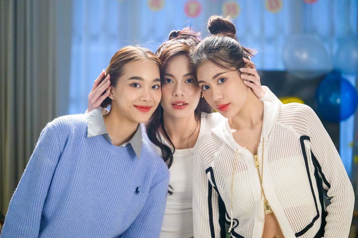 k11d_house's tweet photo. ทีมไหนดีคะ
ซีควีน?
ควีนแบม?
ซีควีนแบม? อิอิ
แอดเลือกไม่ถูกเลยย 🥰🥳
👉:https://t.co/BS9rNuS5Bf
📌MUSIC STORY : Losing Control EP.1 (เสียอาการ)
#MusicStoryLosingControl #losingcontrol #maybebmine #bmine #shiiinpl #Mahsi #Mekkhala #k11d_house https://t.co/vijkvlnztQ