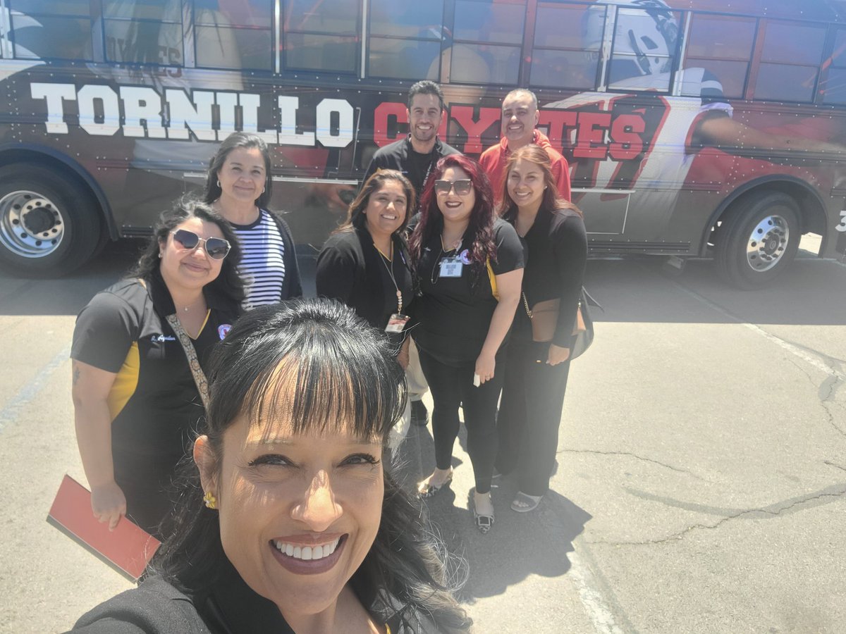 TISDFamilyEnga1's tweet photo. Special THANKS to our Tornillo administration for such a great treat! You are the BEST! @TornilloISD #TISDPROUD #TISDtheplacetobe https://t.co/lXluzy591v