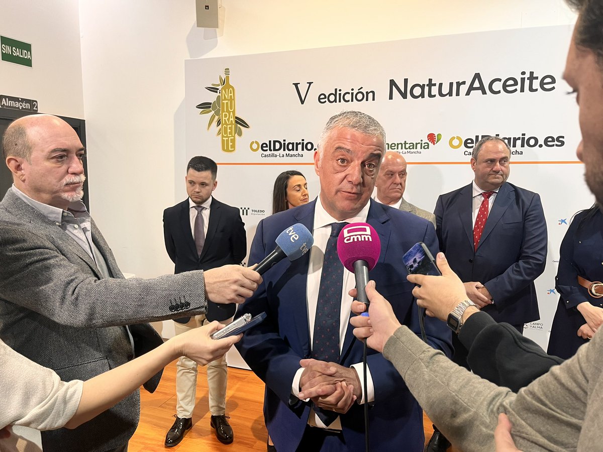 Javier D. Bazaga (@jdbazaga) on Twitter photo Disfrutando de la jornada #NaturAceite2025 organizada por los amigos de <a href="/eldiarioclm/">elDiario.es CLM</a> con la participación de <a href="/AgroBank_CABK/">AgroBank</a>, línea de negocio especializada del sector #agroalimentario de <a href="/caixabank/">CaixaBank</a>, para analizar la situación del sector del aceite oliva y perspectivas <a href="/AytoMora/">Ayuntamiento de Mora</a> Disfrutando de la jornada #NaturAceite2025 organizada por los amigos de <a href="/eldiarioclm/">elDiario.es CLM</a> con la participación de <a href="/AgroBank_CABK/">AgroBank</a>, línea de negocio especializada del sector #agroalimentario de <a href="/caixabank/">CaixaBank</a>, para analizar la situación del sector del aceite oliva y perspectivas <a href="/AytoMora/">Ayuntamiento de Mora</a>