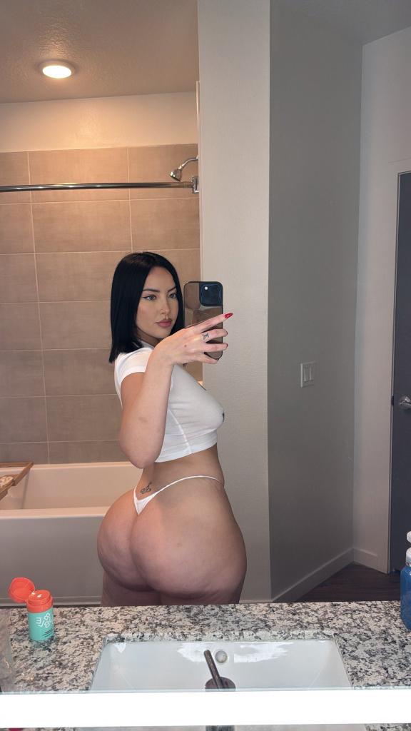 The Big Booty of the day tweet media